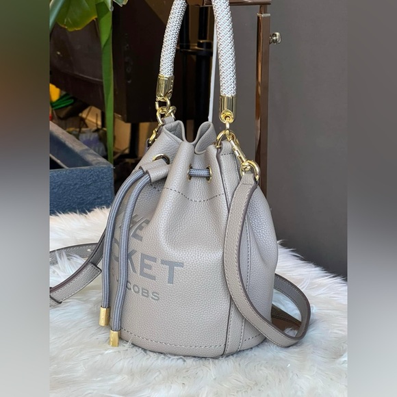 Marc Jacobs The Leather Bucket Bag - Picture 3 of 15